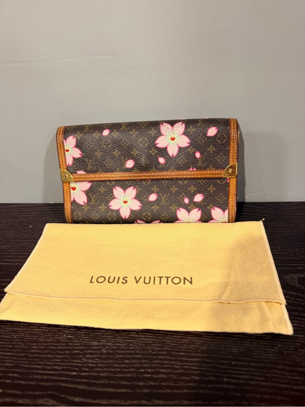 *RARE* 💯 Authentic Takashi Murakami Cherry Blossom International Wallet w/ Dusty